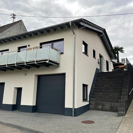 Ferienwohnung " Wein Unter Palmen " Neumagen-Dhron Esterno foto