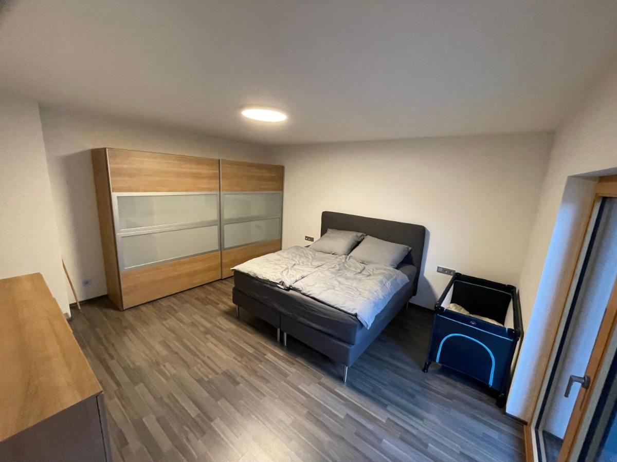 Ferienwohnung " Wein Unter Palmen " Neumagen-Dhron Esterno foto
